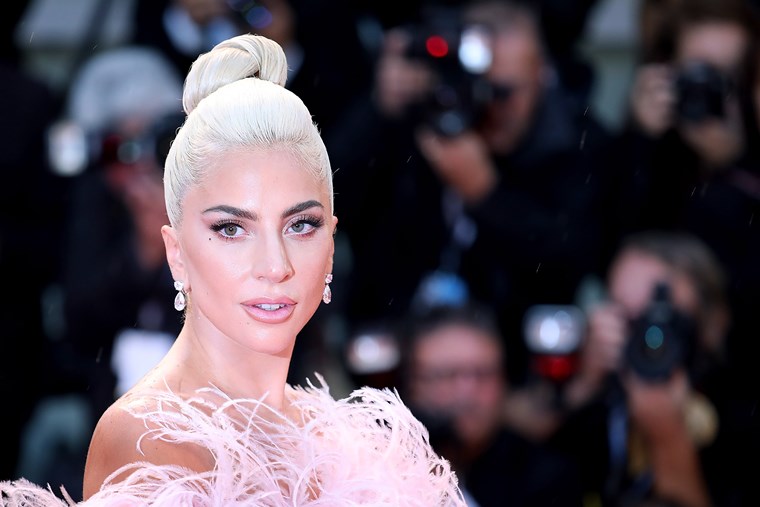 Лейди Гага е новото лице на иконична марка парфюми