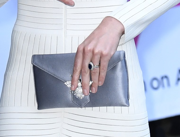 Какво носи в дамската си чанта Кейт Мидълтън?