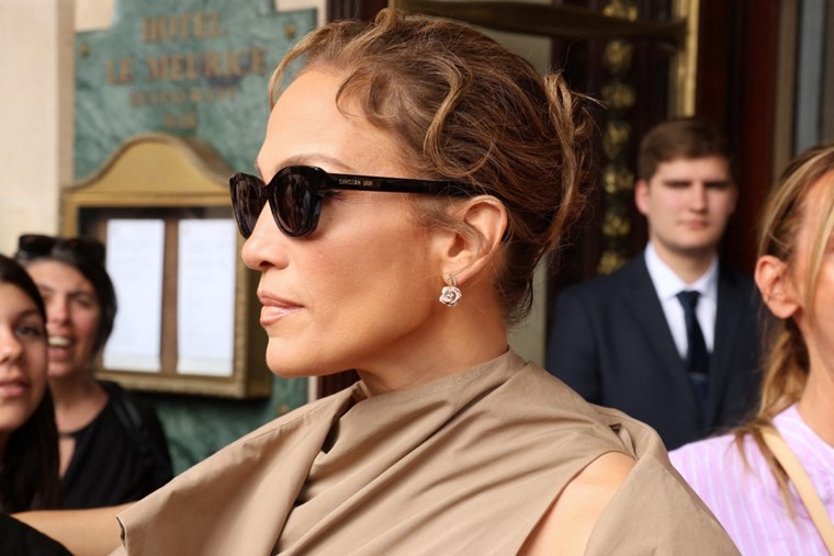 Дженифър Лопес на ревю на Dior