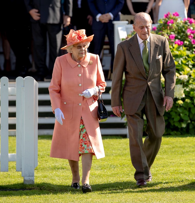 Кралица Елизабет и принц Филип отново заедно след две години