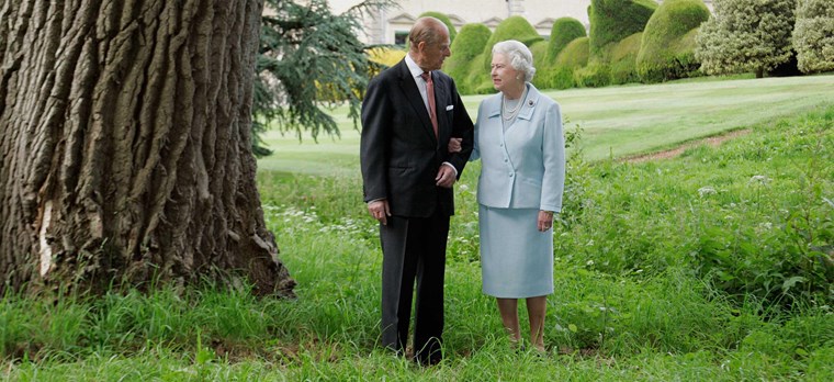 Кралица Елизабет II и принц Филип отбелязват 73 години брак