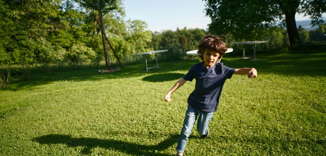 Как да превърнете двора в идеалния за детски забавления кът?