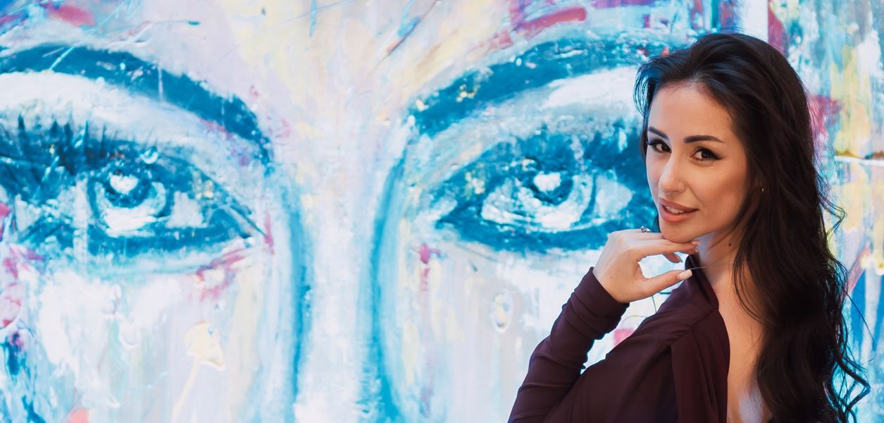 Арх. Георгия Рачева представи новата си самостоятелна изложба &quot;Събираш ли се в рамка?&quot;