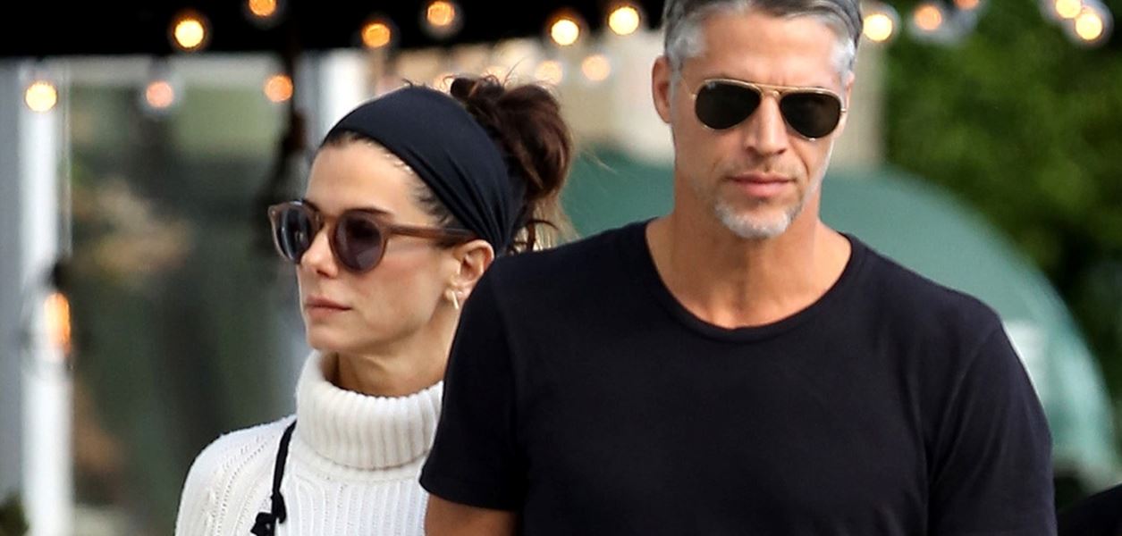 Почина приятелят на Сандра Бълок