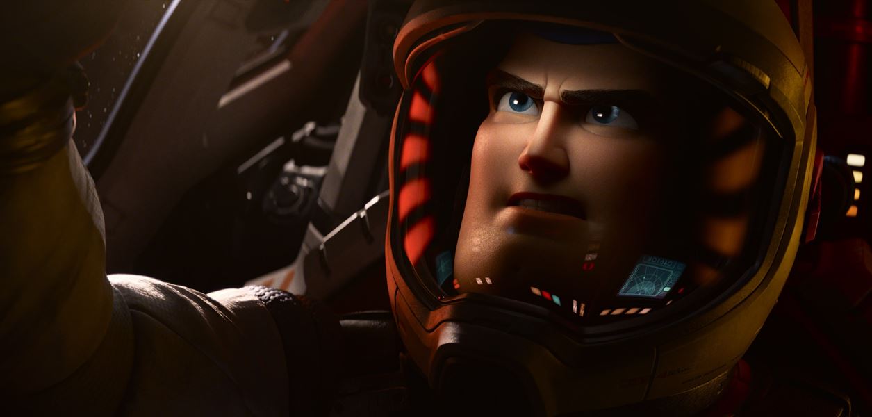 Disney и Pixar ни отвеждат до безкрая с &quot;Баз Светлинна година&quot;