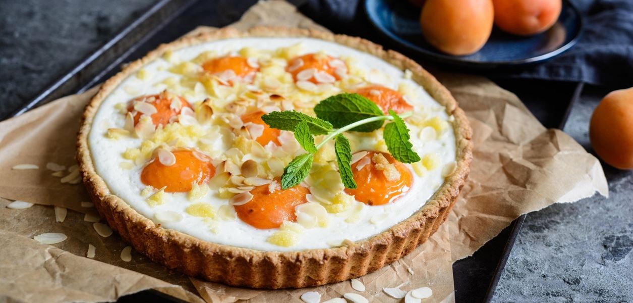 Кулинарен уикенд: Тарт с кайсии, рикота и филирани бадеми