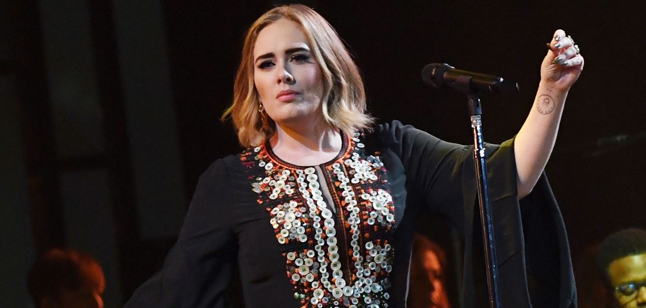 Това ли е новият мъж в живота на Адел?