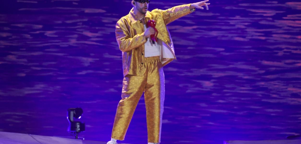 Bad Bunny хвърли телефона на фен заради неуважение