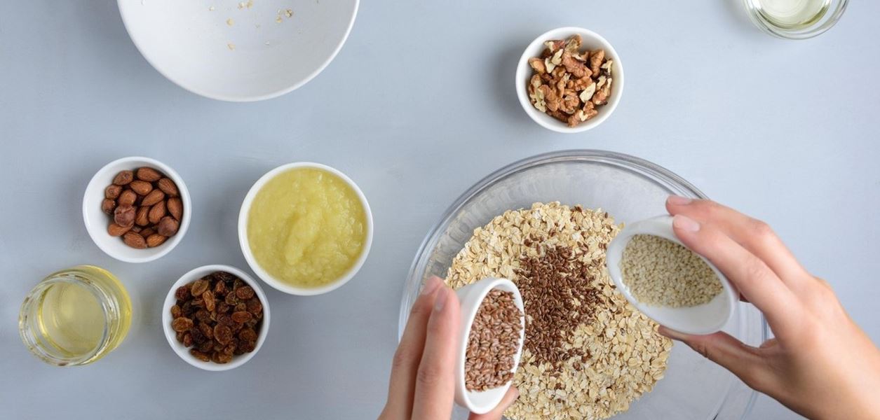 Хидратиращ скраб за лице с бадеми и ленено семе