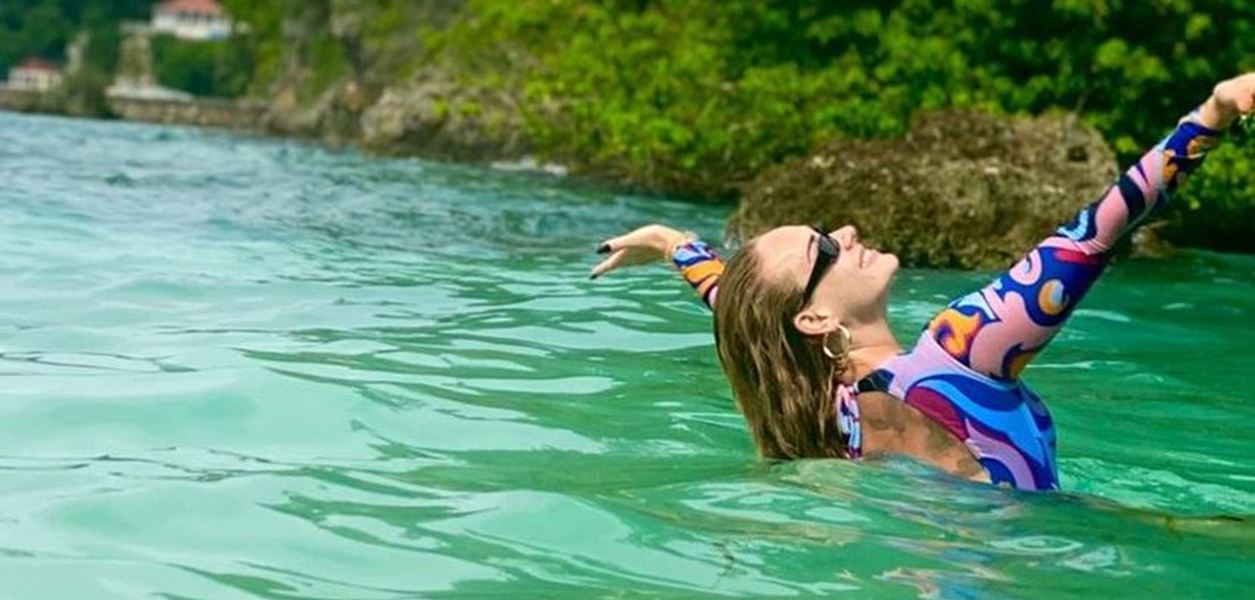 Адел на 33, най-накрая свободна