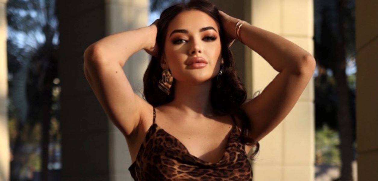 Anamaria Babau: Fashion&#39;s Warm Light