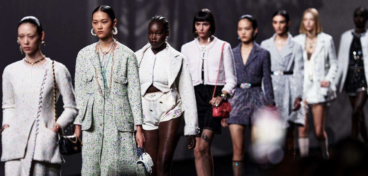 Виржини Виар ни показа привлекателността на Chanel