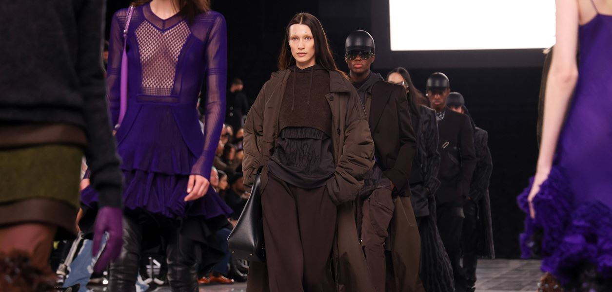 Спортно, секси, формално, иначе е Givenchy