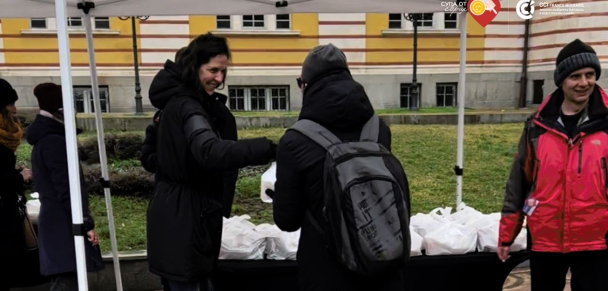 Да помогнем с топъл обяд и &quot;Супа от сърце&quot;