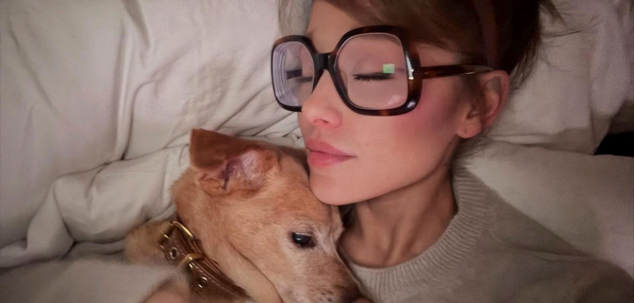 Ариана Гранде споделя грим рутината си за червения килим