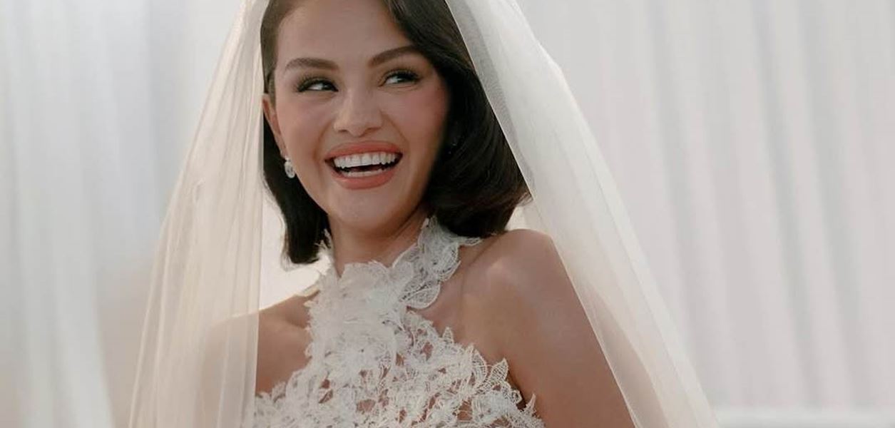 Селена Гомес омагьоса с три различни визии на сватбата си