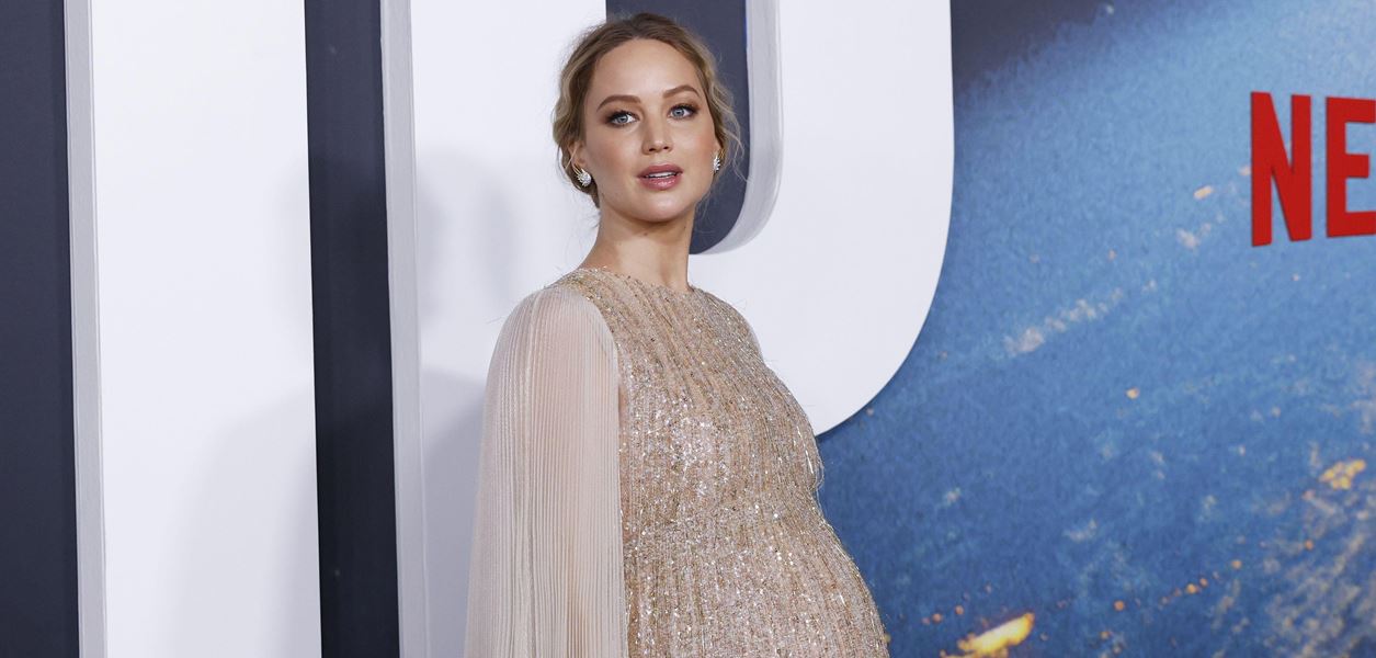 Дженифър Лорънс стана майка за първи път