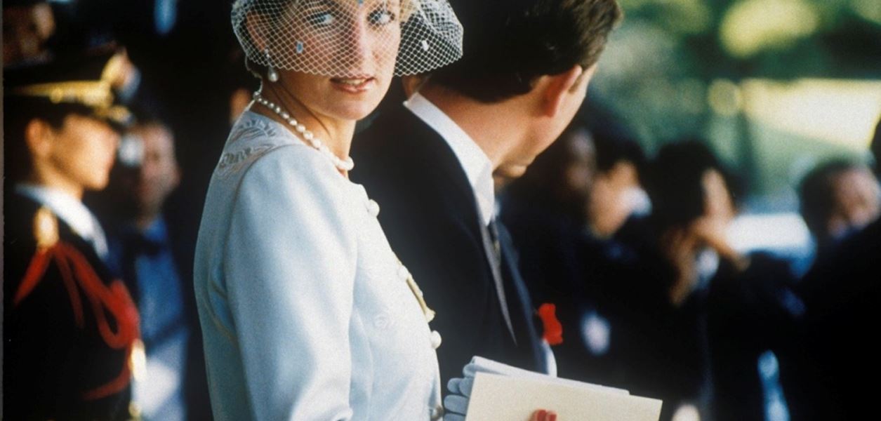 Продадоха рокля на лейди Даяна за над 1 млн. долара