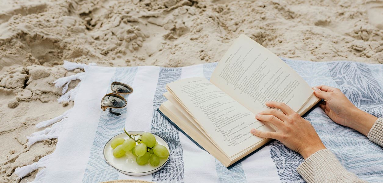 GRAZIA’S (SUMMER) BOOK CLUB