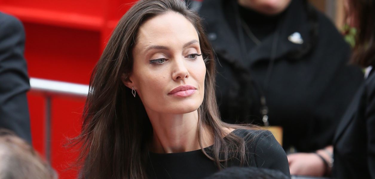 Анджелина Джоли има съвет към всички жертви на домашно насилие