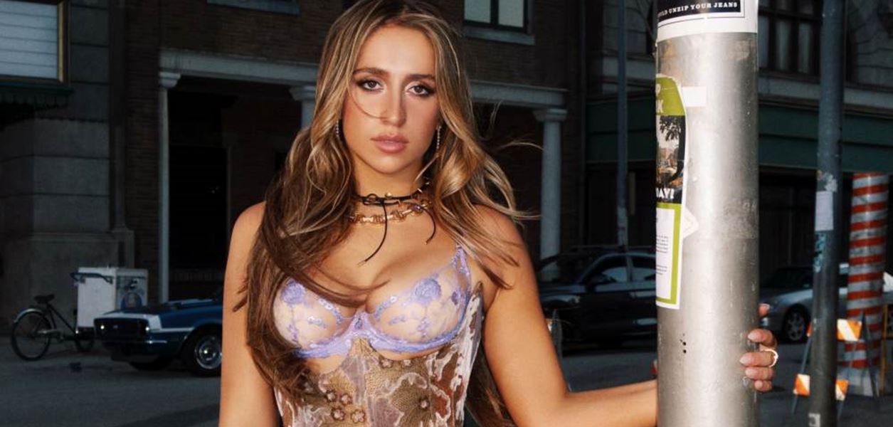 Тейт Макрей изстрелва третия си студиен албум в музикалната орбита