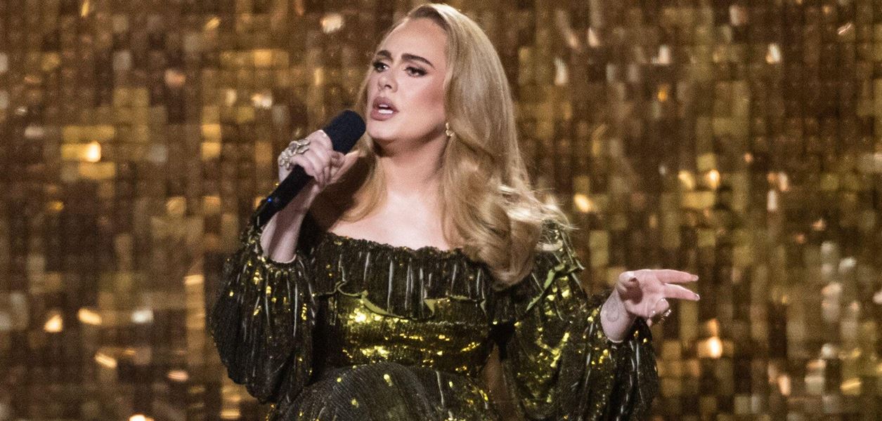 Адел се разплака заради развода си