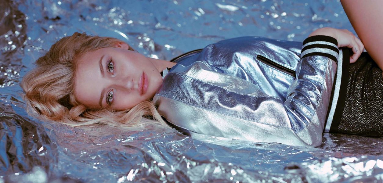 Лили Райнхарт говори открито за двойните стандарти в Холивуд