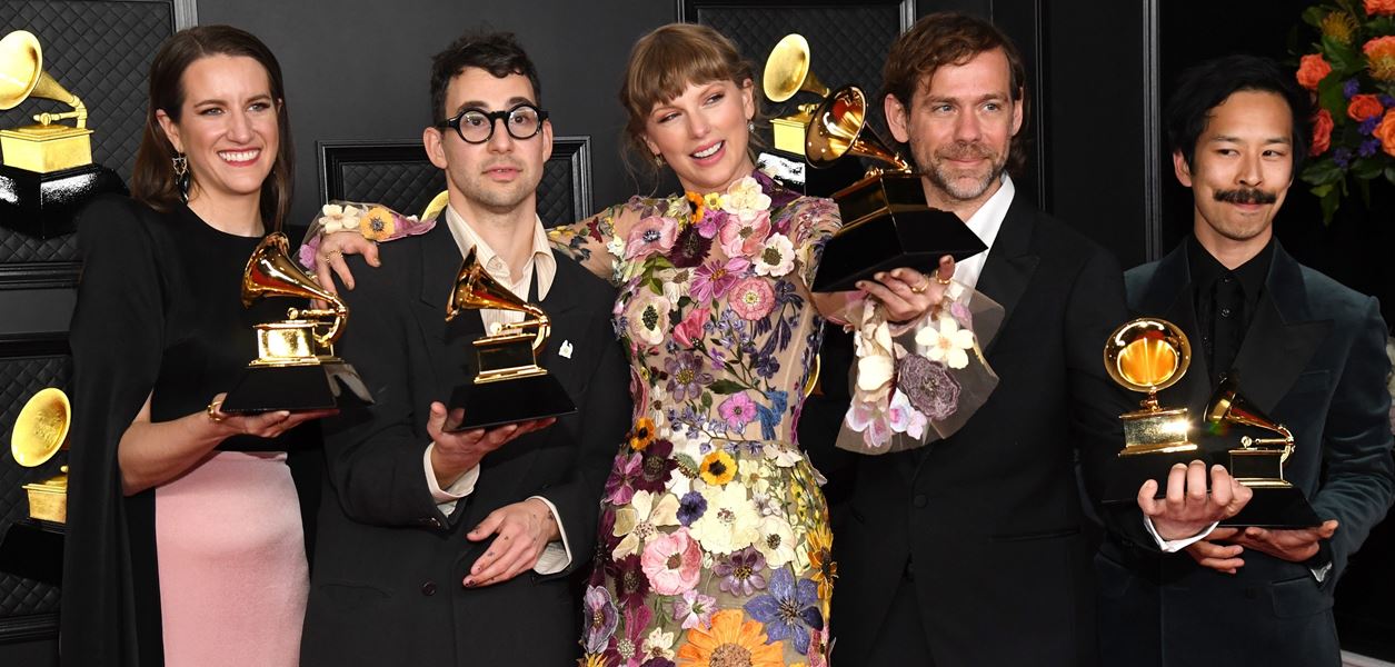 &quot;Грами&quot; 2021: Големите победители &amp; музикалните изпълнения