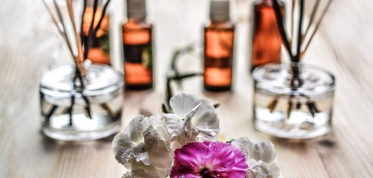 7 рецепти за красота с етерични масла в главната роля