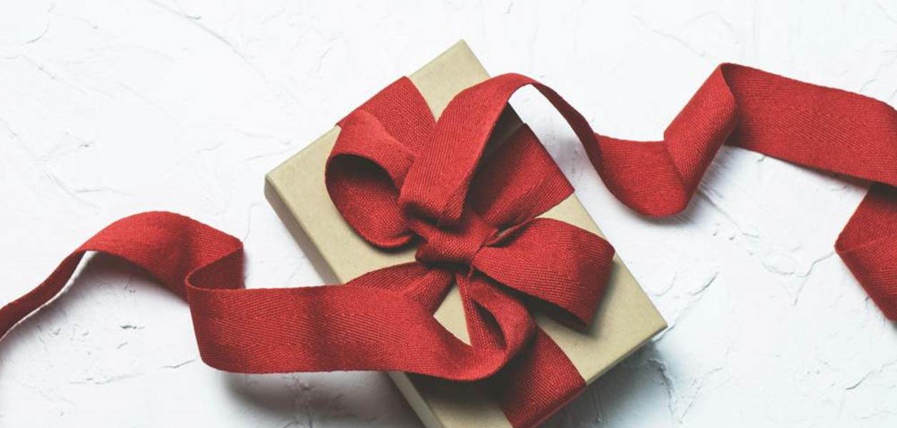 Как да персонализирате незабравима подаръчна кутия за специален повод?