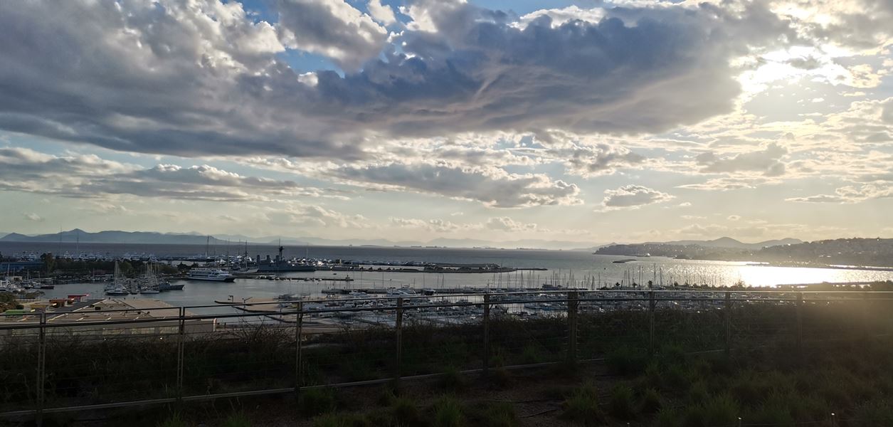 От цветната страна на живота или да се озовеш в Атина през пролетта