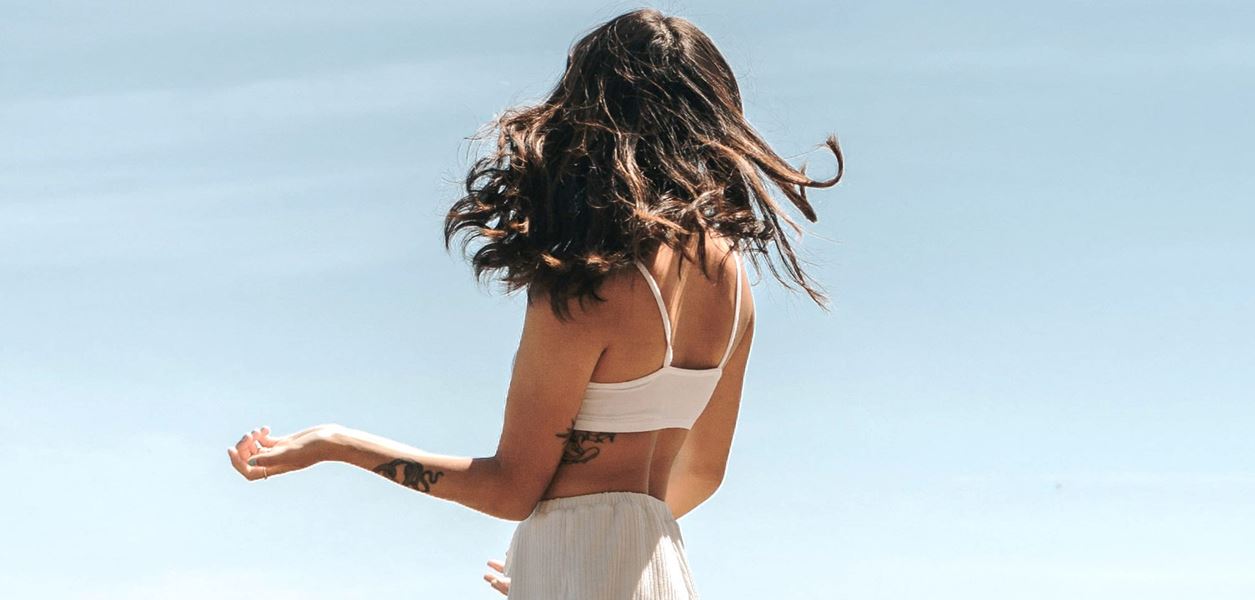 Летни прически от любимите инфлуенсъри + топ продукти