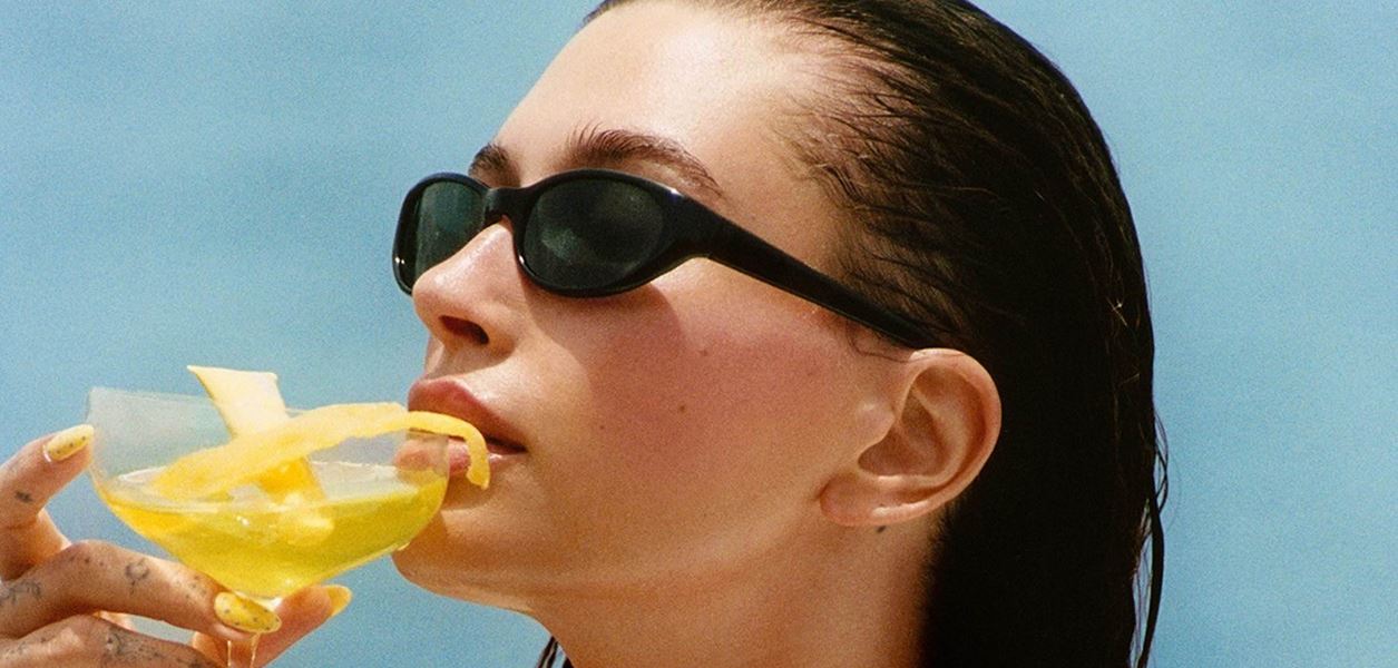 Хейли Бийбър превърна гланца за устни в бижу