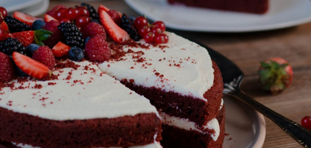 Да подсладим празника с червено кадифе