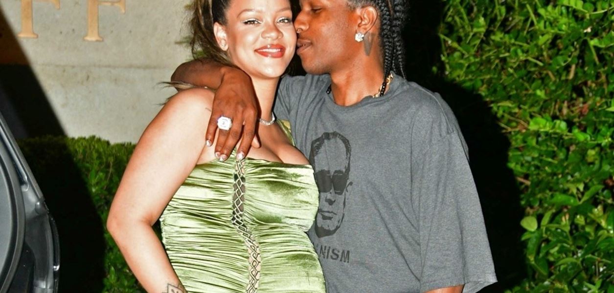 Риана е родила момче