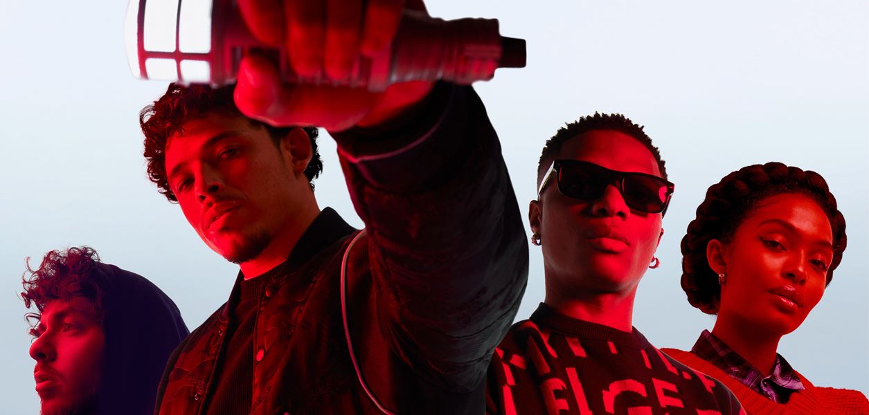 Тази есен Tommy Hilfiger предава микрофона напред