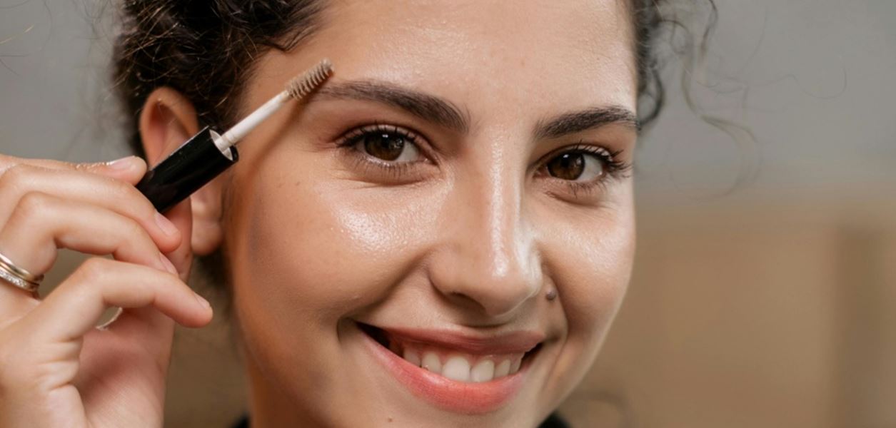 Грешките, които допускаме при оформяне на веждите