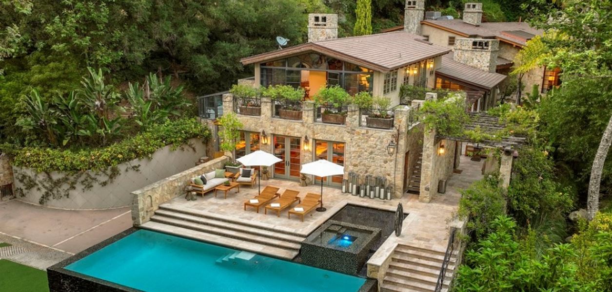 Джей Ло продаде луксозното си имение в Бел Еър