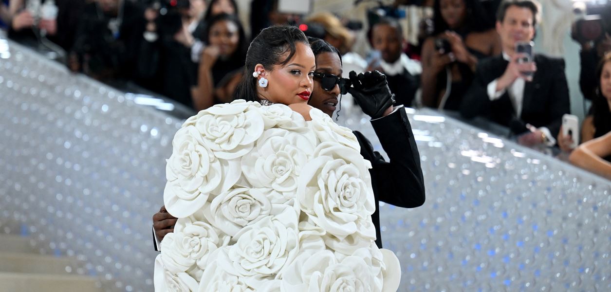 Всички звезди, които минаха по червения килим на Met Gala