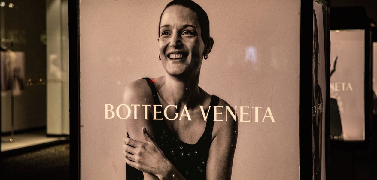 Главният изпълнителен директор на Bottega Veneta напуска и поема ръководството на Moncler