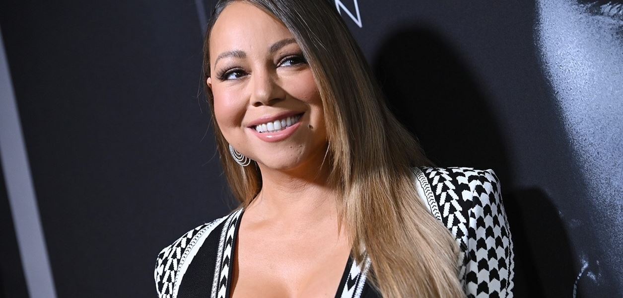 Братът и сестрата на Марая Кери я изправят срещу съда