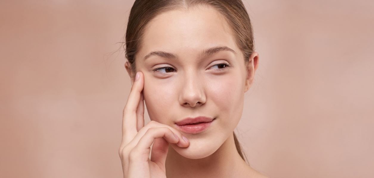 3 трика за перфектна кожа, които ни се иска да знаехме през 20-те си години