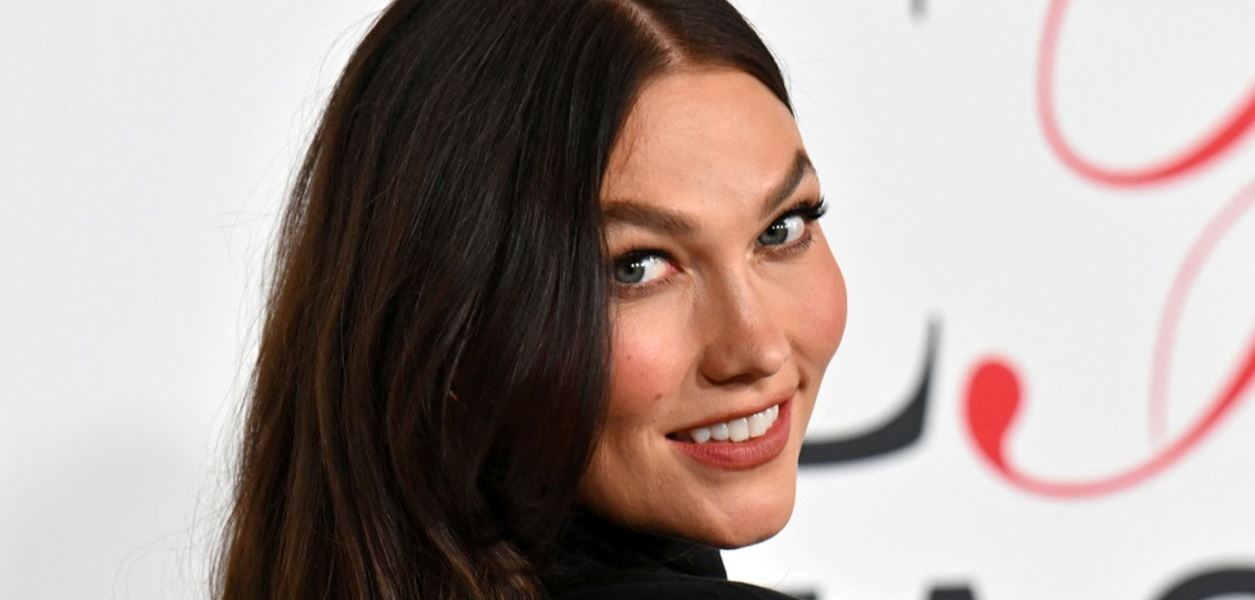 Карли Клос си купи култово модно списание