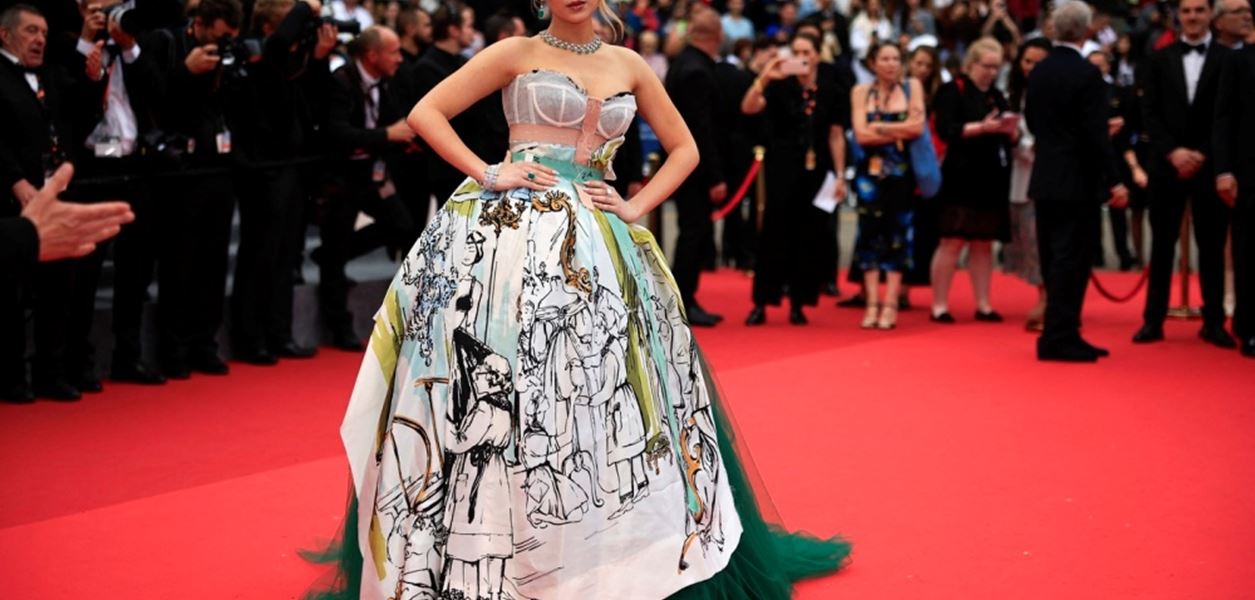 Мария Бакалова и тоалетите, които избра за червения килим в Кан