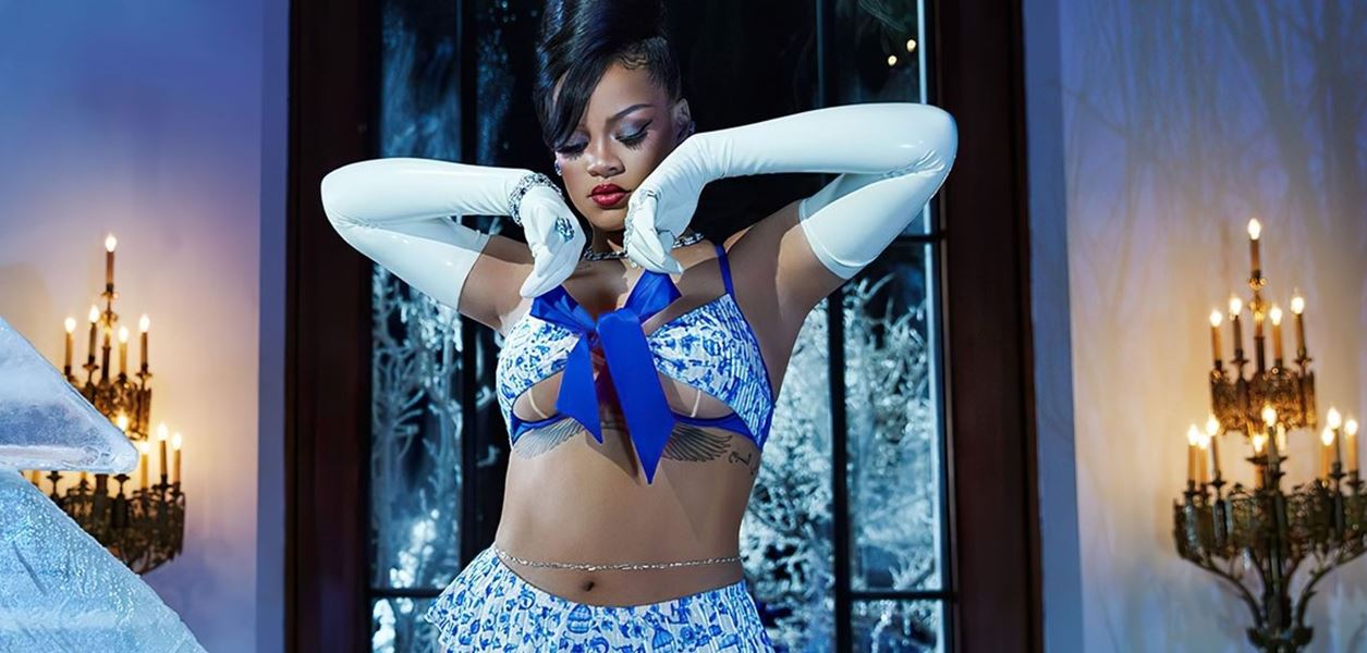 Риана взриви интернет с пижама от новата си колекция