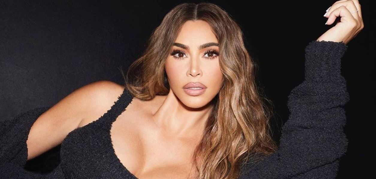 Ким Кардашиян раздава 500 000 долара на фенове за Коледа