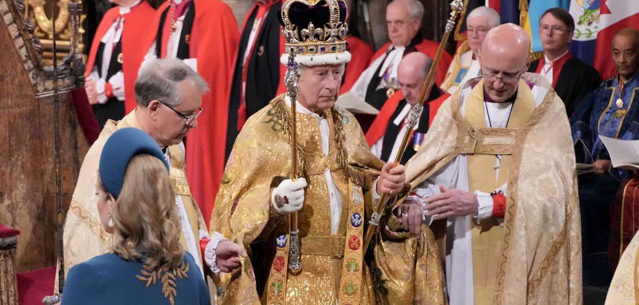 Чарлз III положи клетва като новия крал на Великобритания