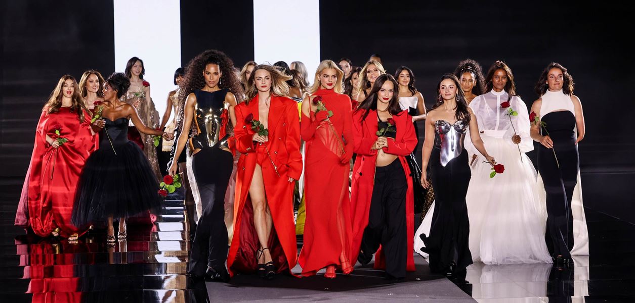 Големите звезди откриха Седмица на модата в Париж