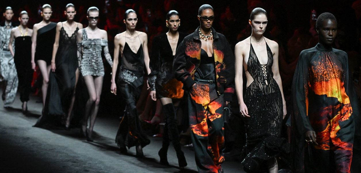 Roberto Cavalli: Eсента на 2025 носи вдъхновението на Помпей