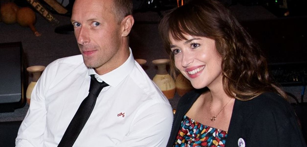 Дакота Джонсън и Крис Мартин се сгодиха